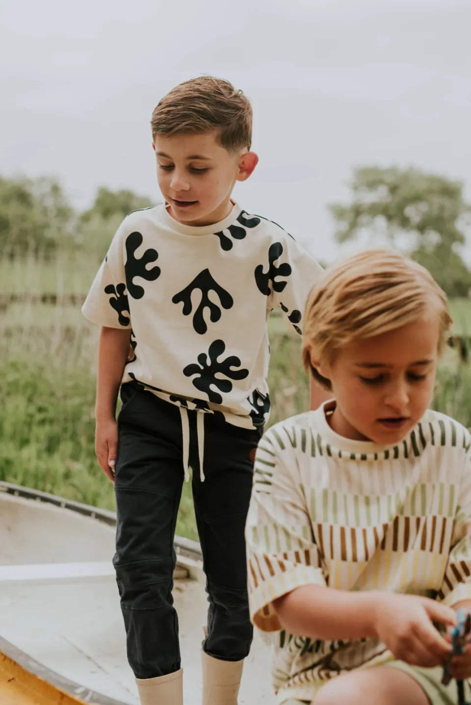 Koko Noko T-shirt ecru all-over print blauw Ecru/blauw