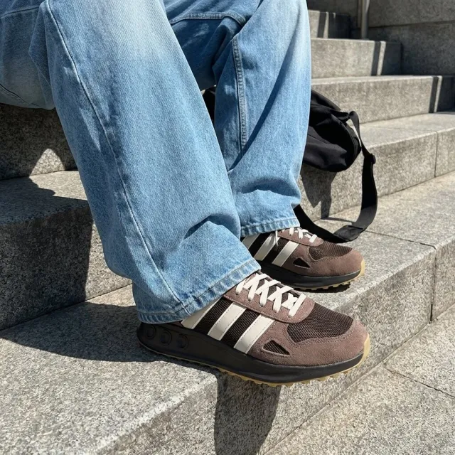 Adidas Adidas Run 84 Sneakers bruin Leer