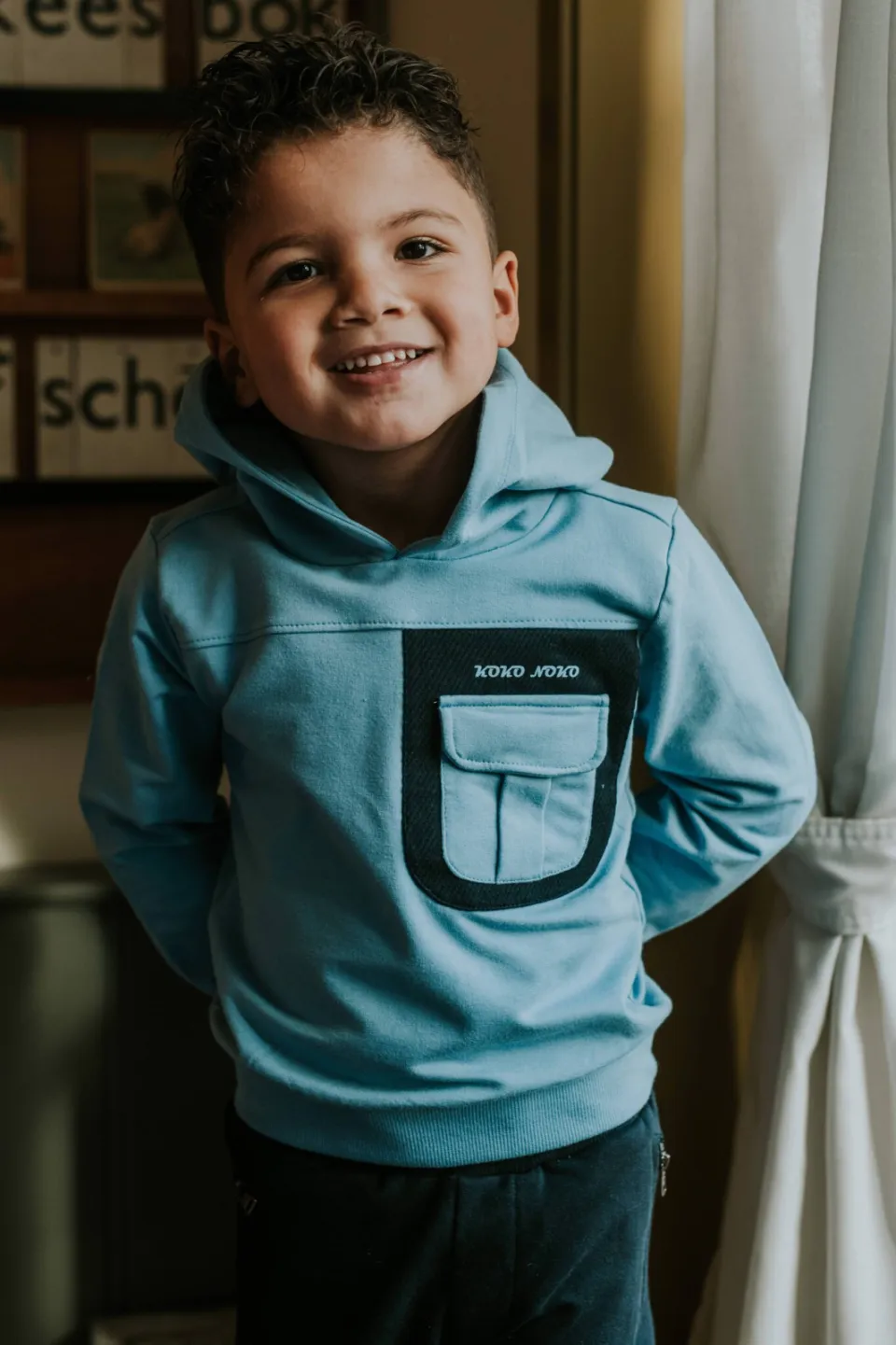 Koko Noko rechtvallende hoodie met print - lichtblauw