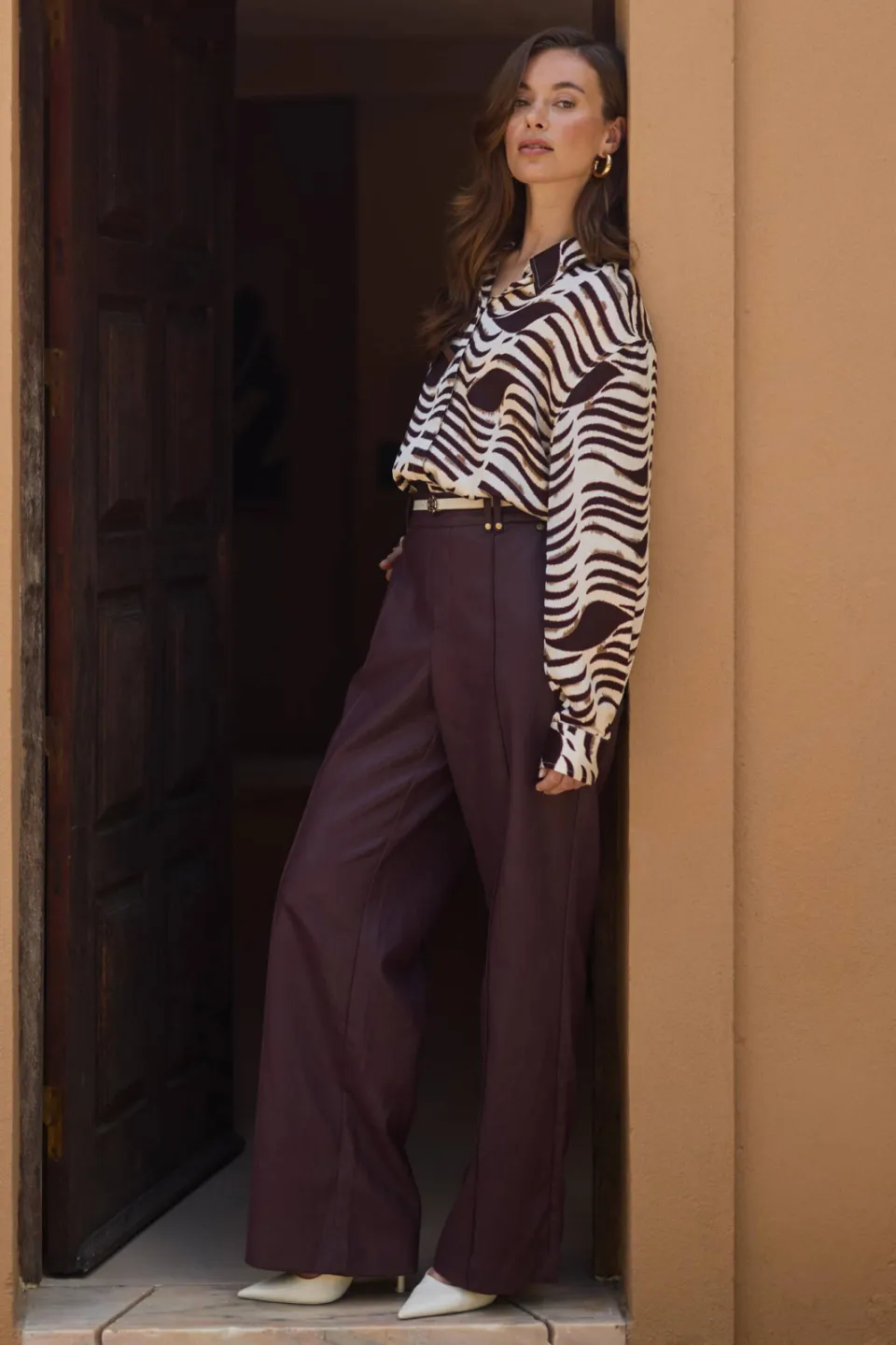 NUKUS imitatieleren wide leg coated broek - aubergine Bordeaux