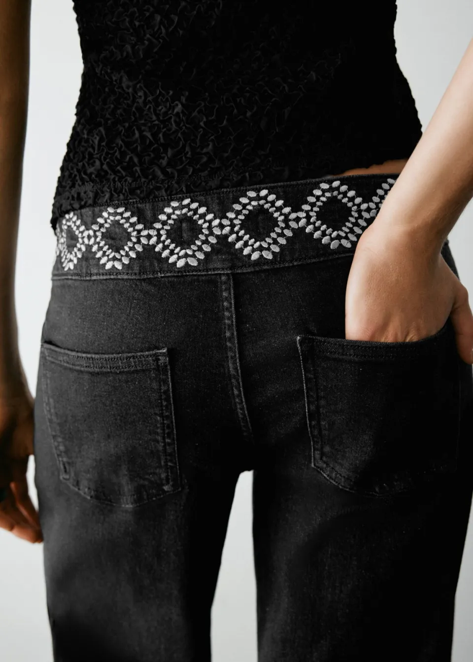 Mango TEEN wide leg jeans met borduursels - zwart, foto 7