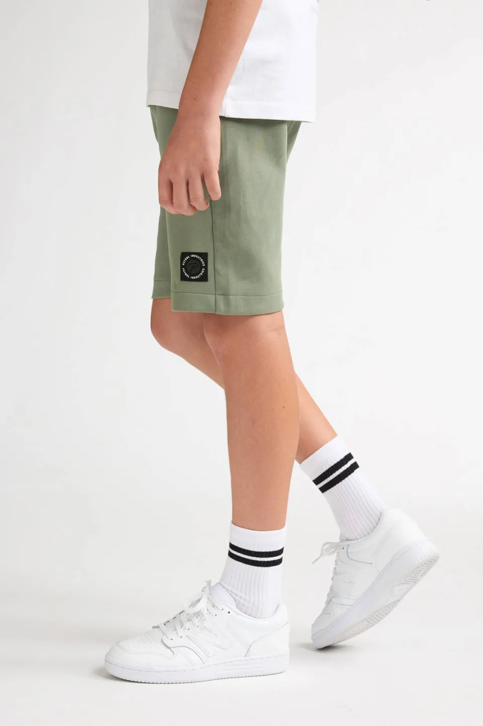 Petrol Industries relaxed sweatshort saliegroen, foto 6